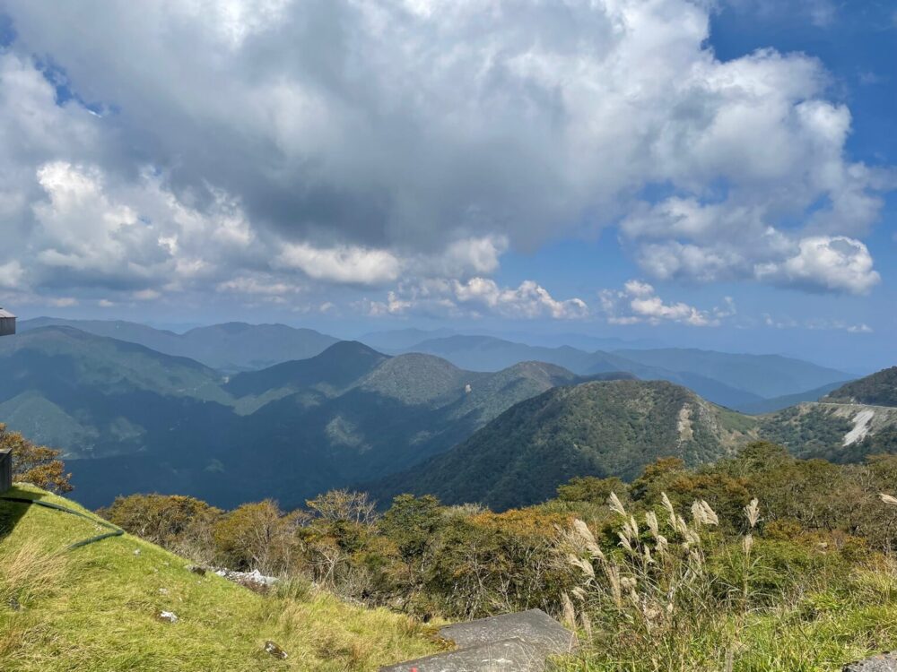 伊吹山ドライブウェイからの美しい山並み