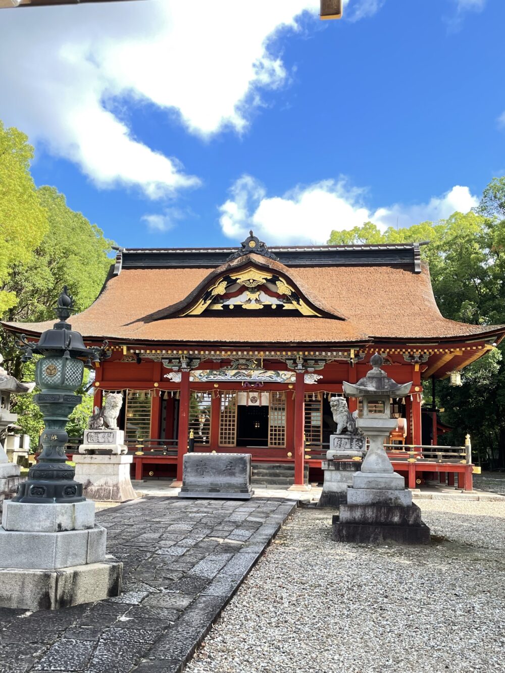 伊賀八幡宮の本殿、正面からの全景