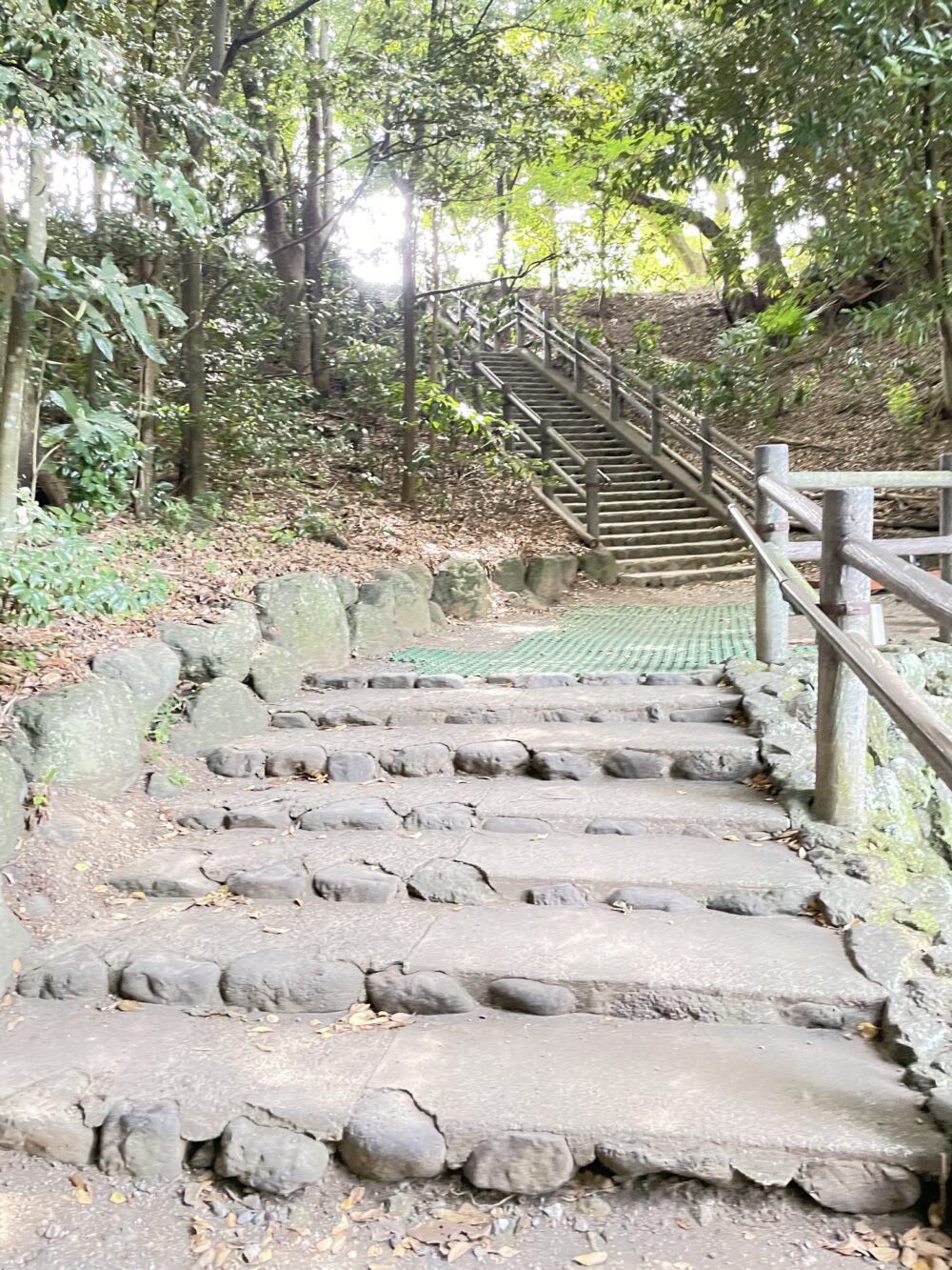 第二展望台からの70段の階段。