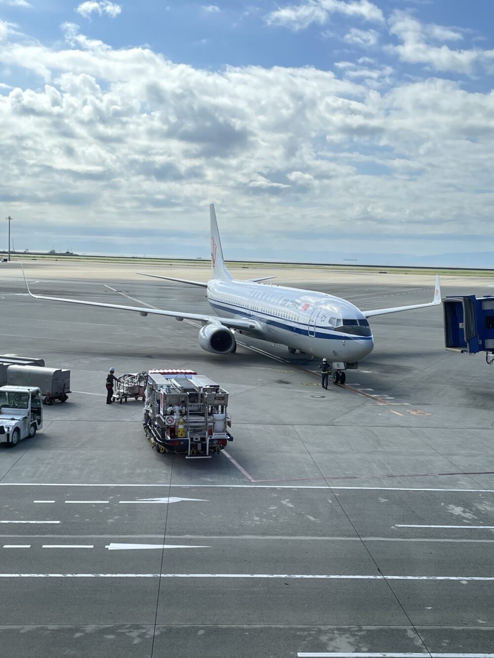 中部国際空港のラウンジから見えるエアチャイナ機