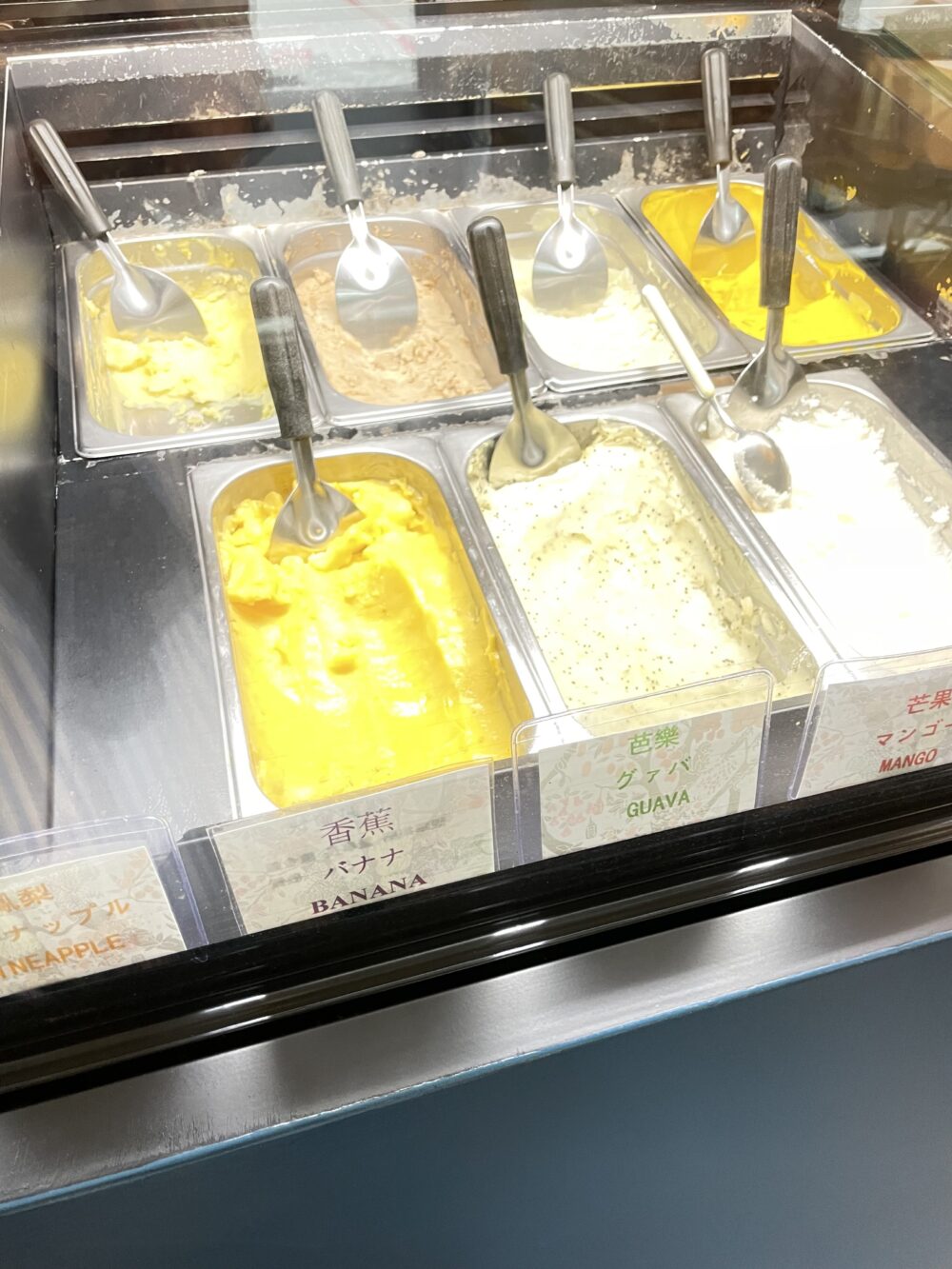 陳記百果園のジェラートショーケース｜マンゴー・グアバ・バナナなど台湾フルーツフレーバー（台北）