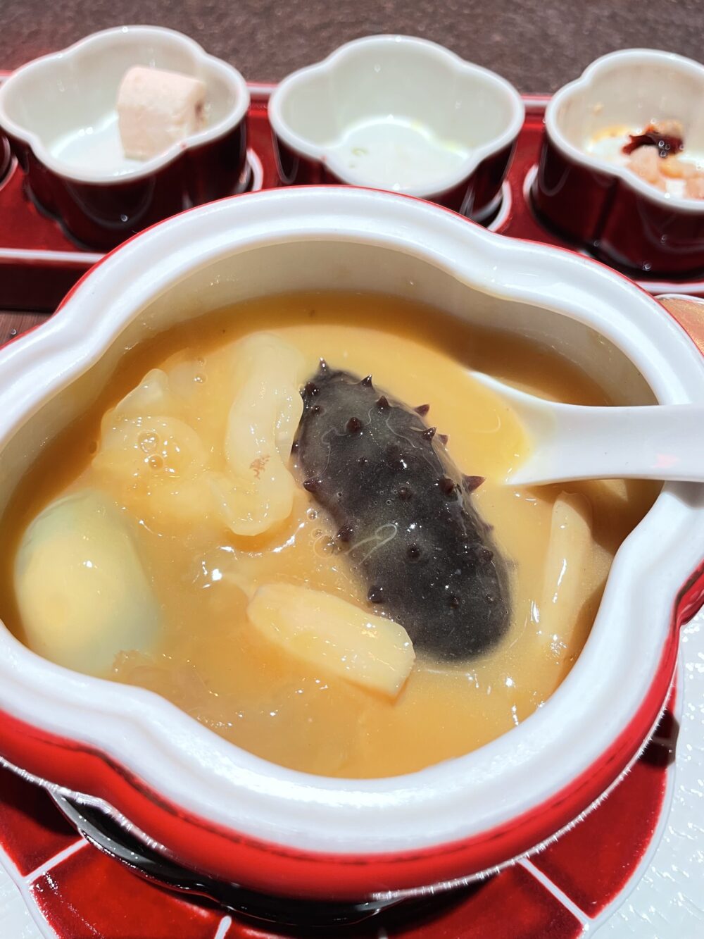 北京・御仙都皇家庭園レストランの海参（ナマコ）入り宮廷風スープ