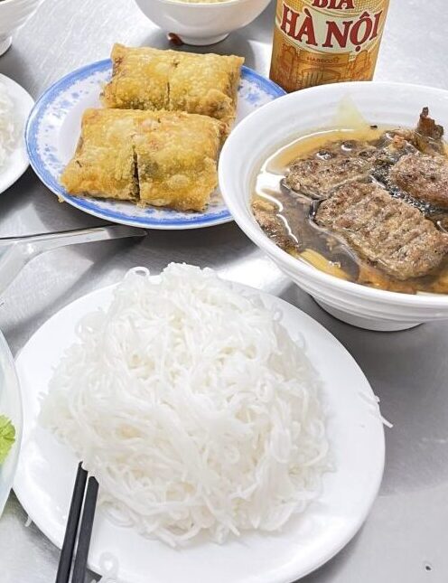 ハノイのブンチャー名店、オバマ元米大統領が訪れたBún chả Hương Liênの料理